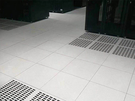 如何維護防靜電地板